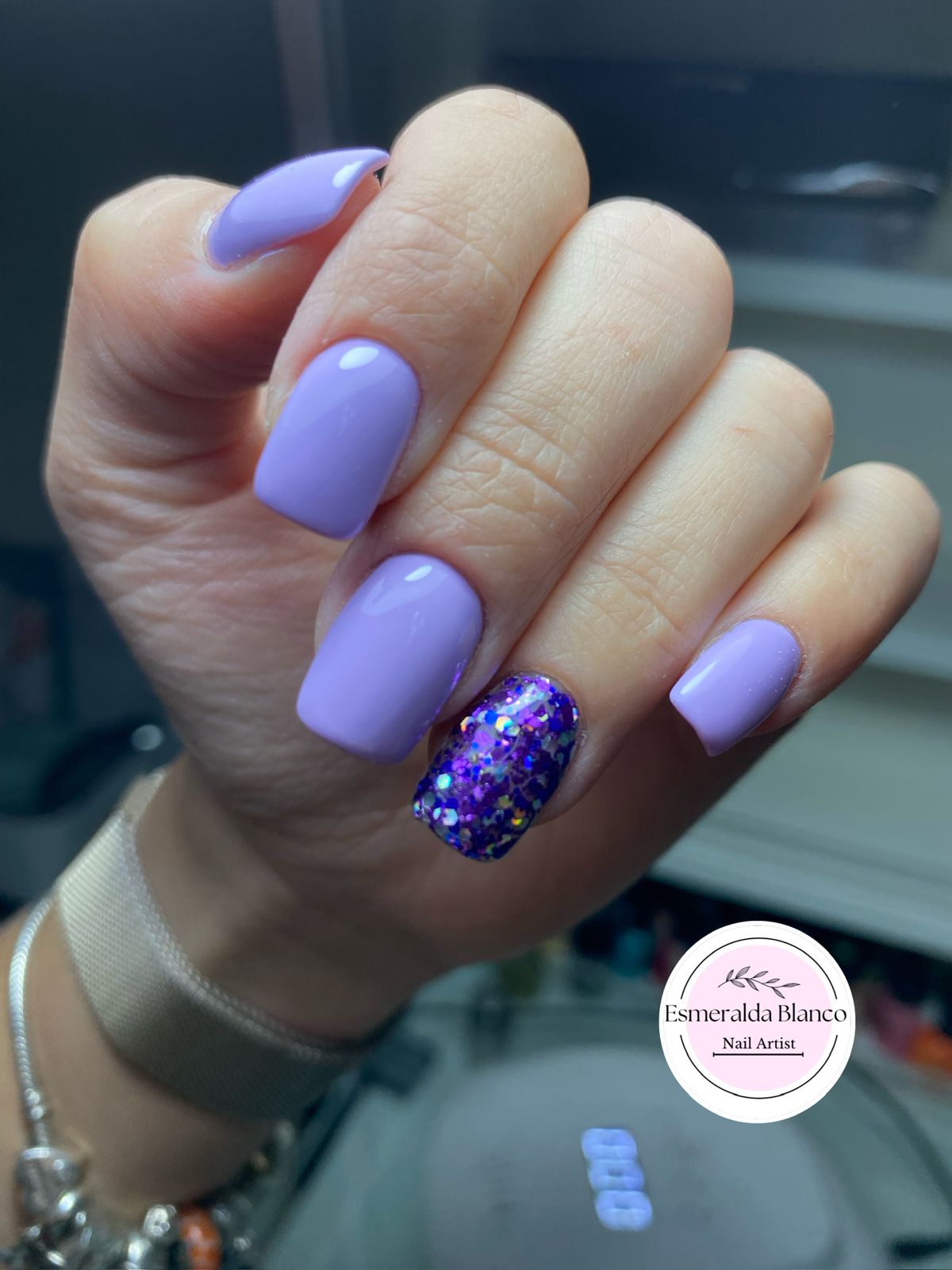 Diseño de uñas con nail art personalizado